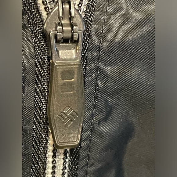 Columbia windbreaker jacket new without tags perfect condition - Picture 3 of 7